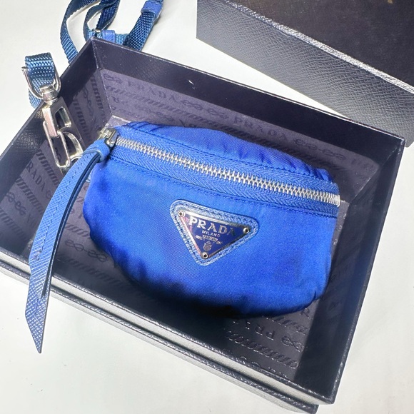 Prada wrist bag with chain - Picture 4 of 8